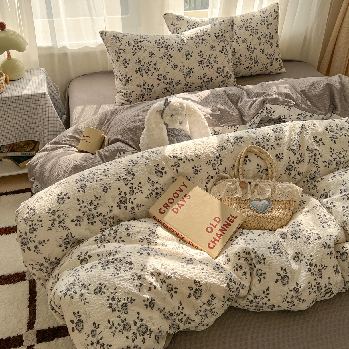 91家纺网 家纺一手货源 找家纺 童颜 2026新款泡芙纱小碎花四件套 墨染芳华