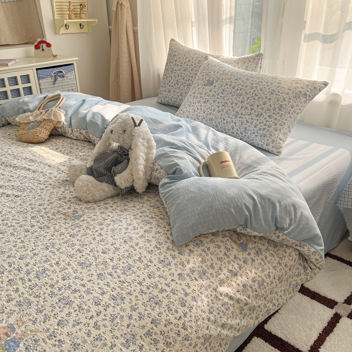 91家纺网 家纺一手货源 找家纺 童颜 2026新款泡芙纱小碎花四件套 小兔花园