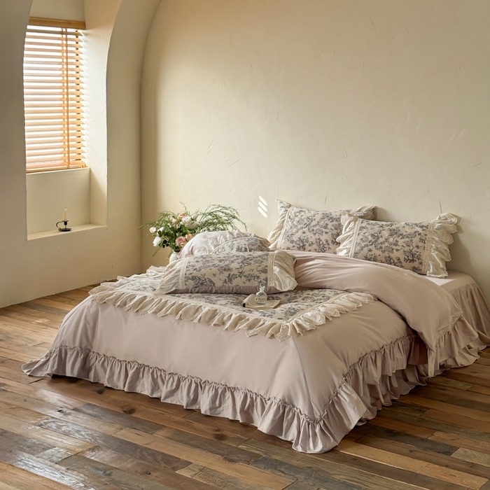 91家纺网 家纺一手货源 找家纺 惯盈家纺 2026新款法式复古灯芯绒印花全棉花边床裙款全棉四件套-素写（含买家秀） 素写-卡其