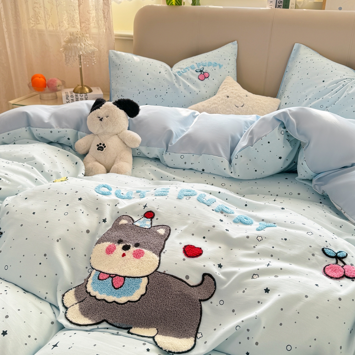 91家纺网 家纺一手货源 找家纺 曲之慕 2026新款直播爆款混搭风毛巾绣四件套学生韩版三件套 樱桃小狗