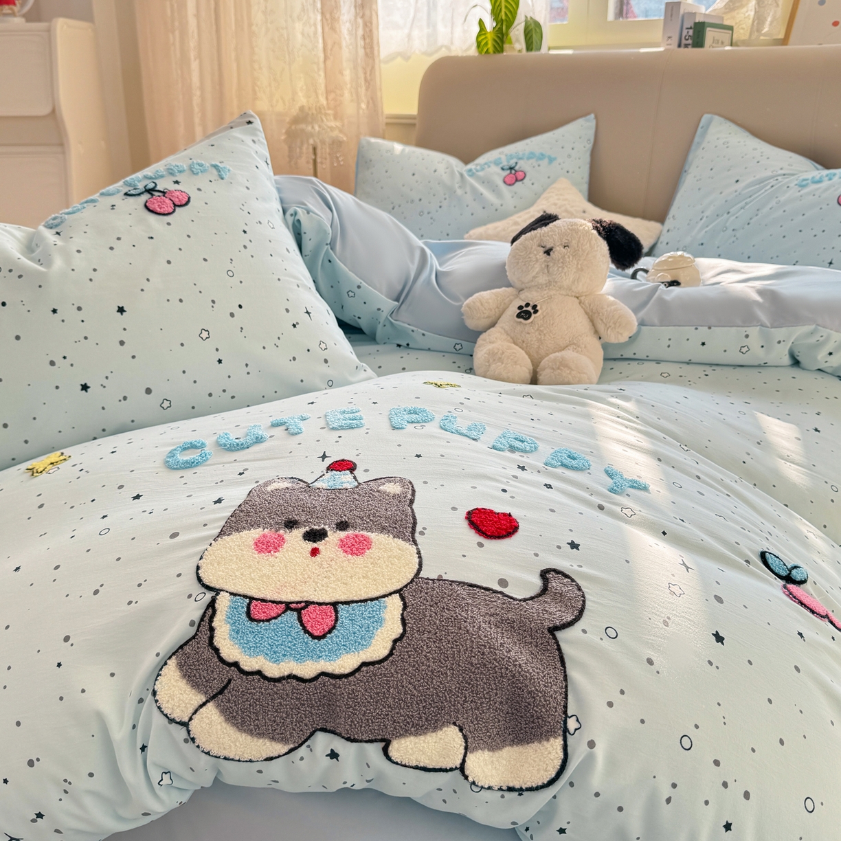 91家纺网 家纺一手货源 找家纺 曲之慕 2026新款直播爆款混搭风毛巾绣四件套学生韩版三件套 樱桃小狗