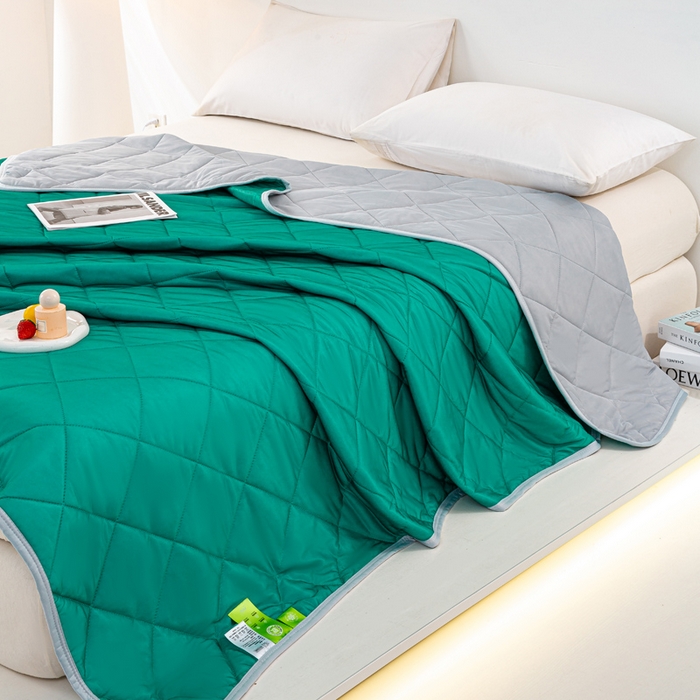91家纺网 家纺一手货源 找家纺 憨豆家纺 2026新款凉感丝夏被冰淇淋纯色夏凉被空调被夏季薄被子直播外贸跨境爆款 墨绿