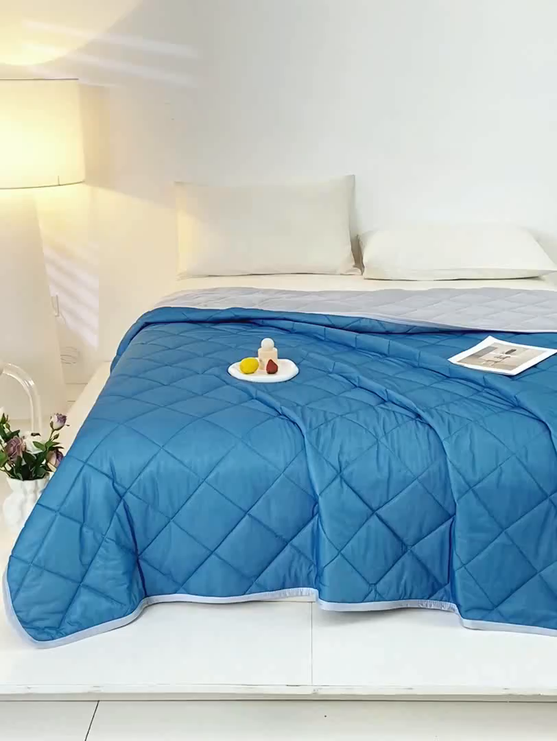 91家纺网 家纺一手货源 找家纺 憨豆家纺 2026新款凉感丝夏被冰淇淋纯色夏凉被空调被夏季薄被子直播外贸跨境爆款 深海蓝