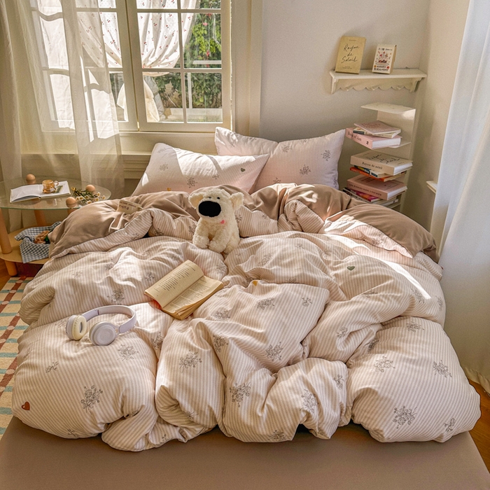 91家纺网 家纺一手货源 找家纺 （总）水木坊 2026新款130克高克重人字纹提花四件套