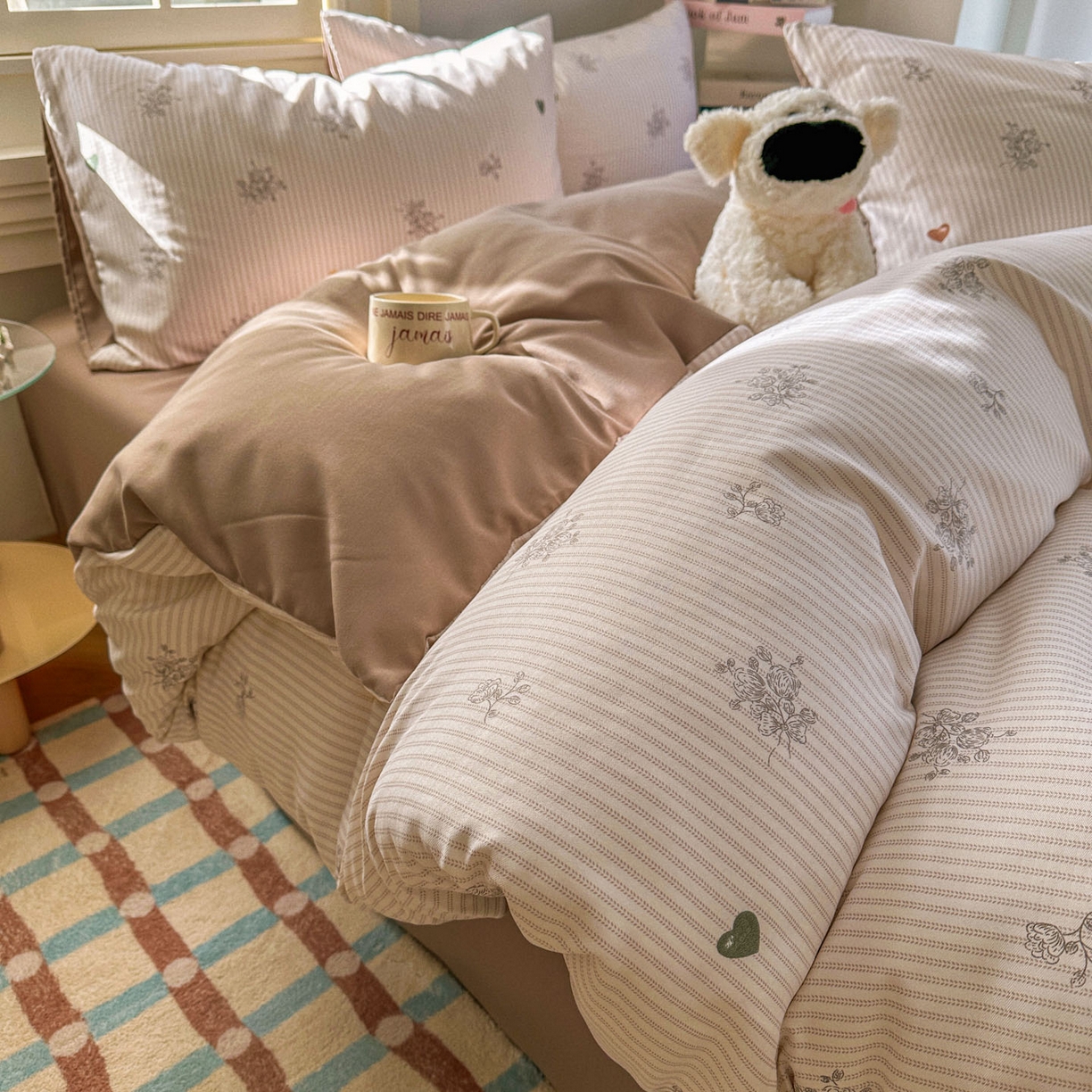 91家纺网 家纺一手货源 找家纺 水木坊 2026新款130克高克重人字纹提花四件套 复古玫瑰