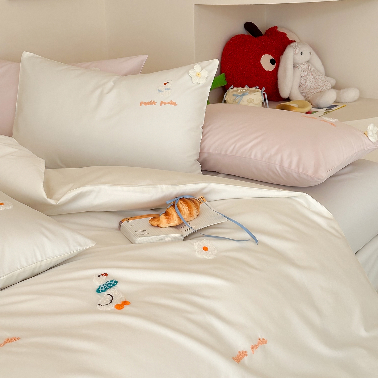 91家纺网 家纺一手货源 找家纺 （总）极简 2026新款长绒棉毛巾绣四件套-萌鸭乐园（需要买家秀，联系门市客服。小号控价258标准288加大308）