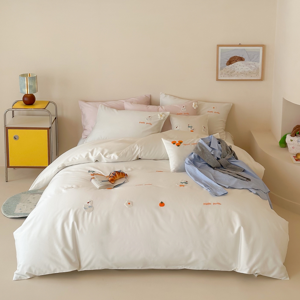 极简 2026新款长绒棉毛巾绣四件套-萌鸭乐园（需要买家秀，联系门市客服。小号控价258标准288加大308） 萌鸭乐园-白