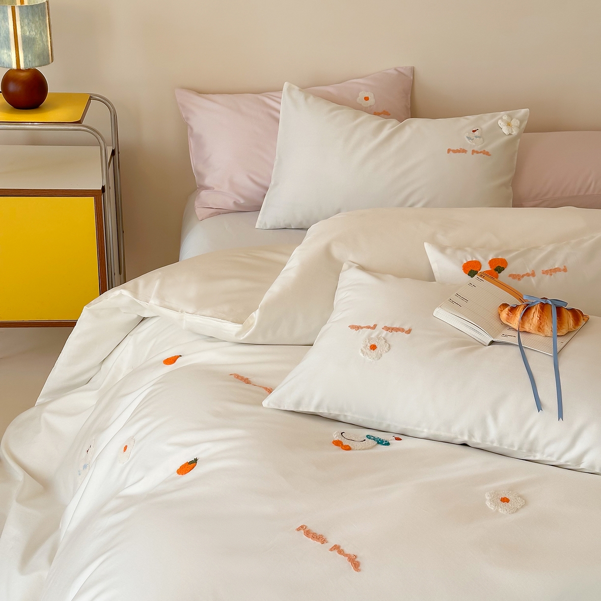 91家纺网 家纺一手货源 找家纺 极简 2026新款长绒棉毛巾绣四件套-萌鸭乐园（需要买家秀，联系门市客服。小号控价258标准288加大308） 萌鸭乐园-白