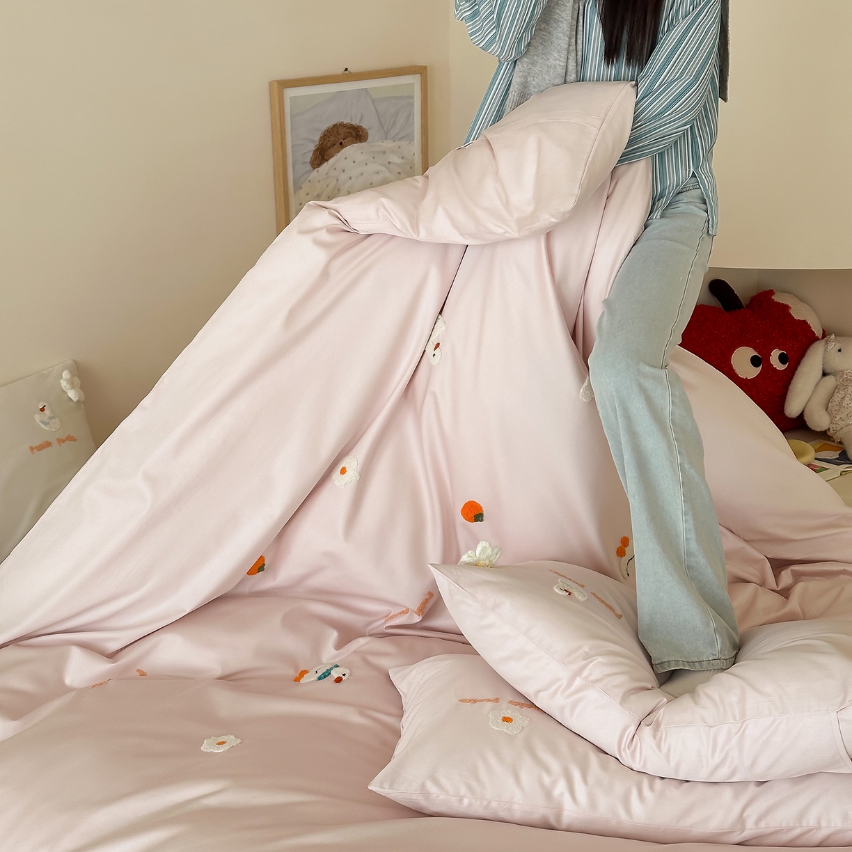 91家纺网 家纺一手货源 找家纺 极简 2026新款长绒棉毛巾绣四件套-萌鸭乐园（需要买家秀，联系门市客服。小号控价258标准288加大308） 萌鸭乐园-粉