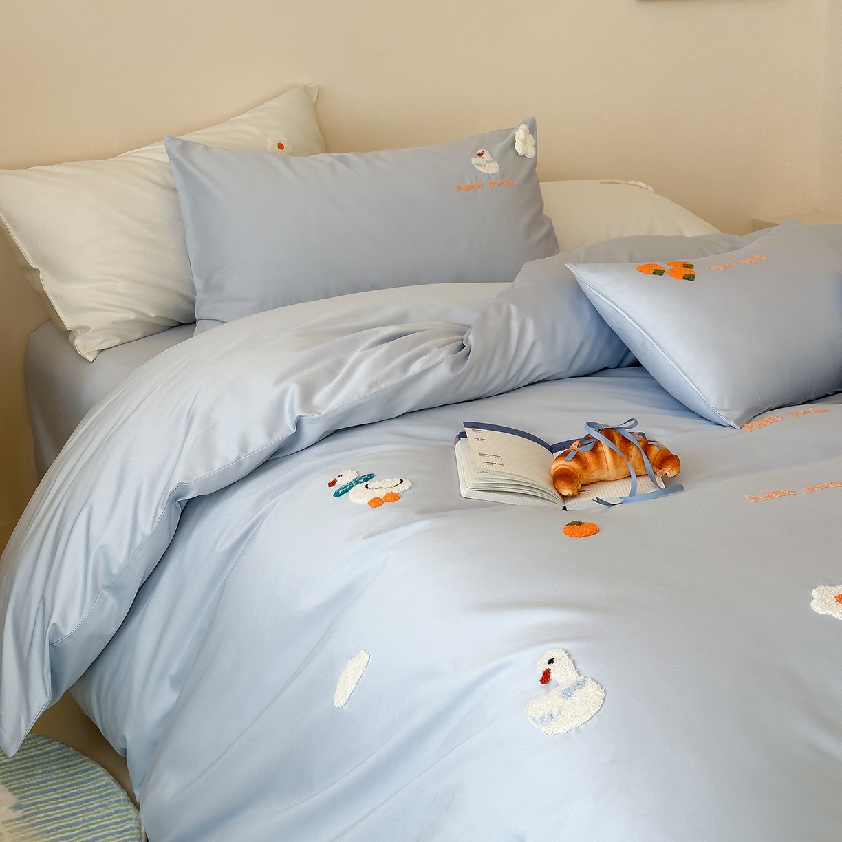 91家纺网 家纺一手货源 找家纺 极简 2026新款长绒棉毛巾绣四件套-萌鸭乐园（需要买家秀，联系门市客服。小号控价258标准288加大308） 萌鸭乐园-蓝