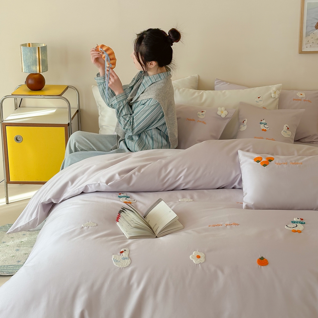 91家纺网 家纺一手货源 找家纺 极简 2026新款长绒棉毛巾绣四件套-萌鸭乐园（需要买家秀，联系门市客服。小号控价258标准288加大308） 萌鸭乐园-紫