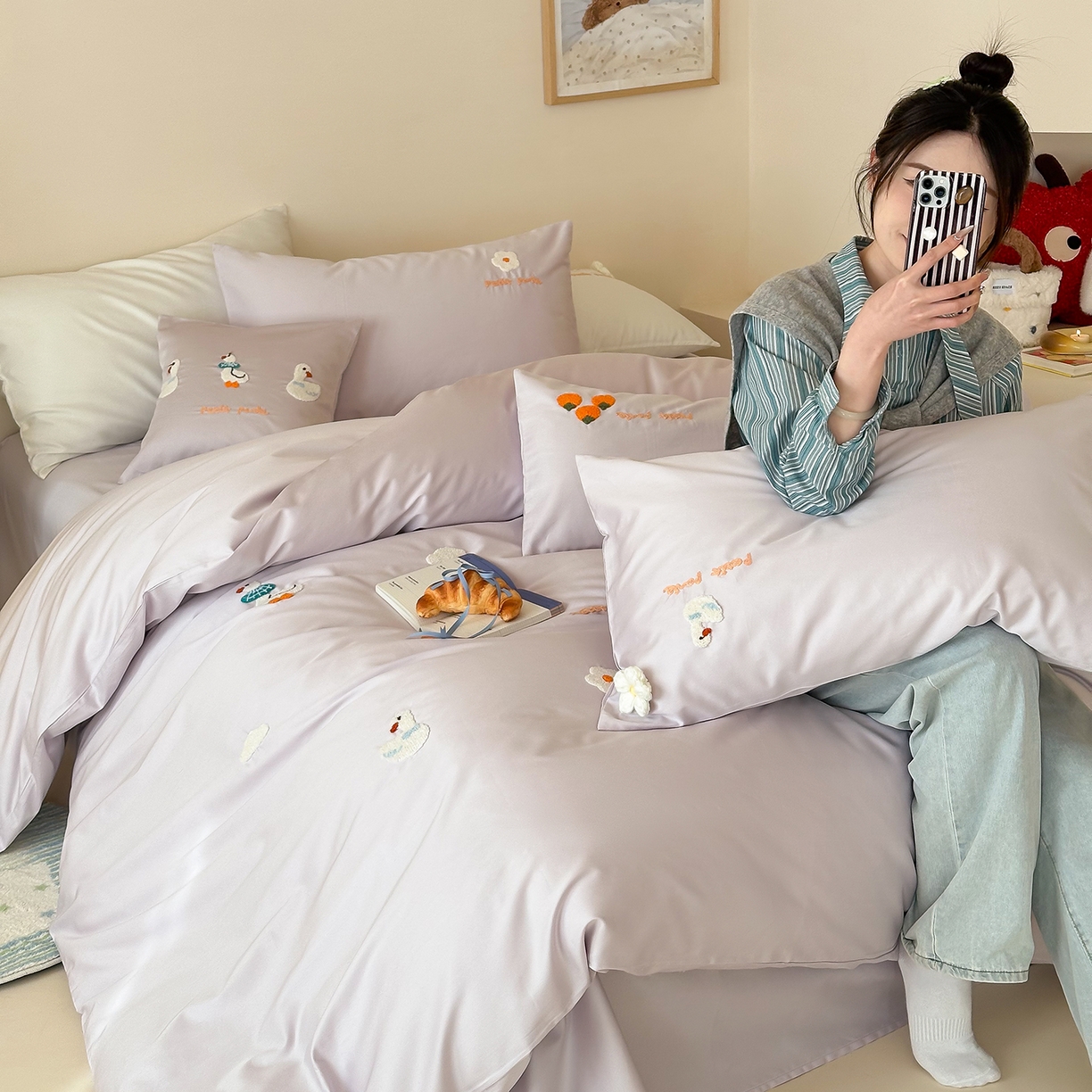 91家纺网 家纺一手货源 找家纺 极简 2026新款长绒棉毛巾绣四件套-萌鸭乐园（需要买家秀，联系门市客服。小号控价258标准288加大308） 萌鸭乐园-紫