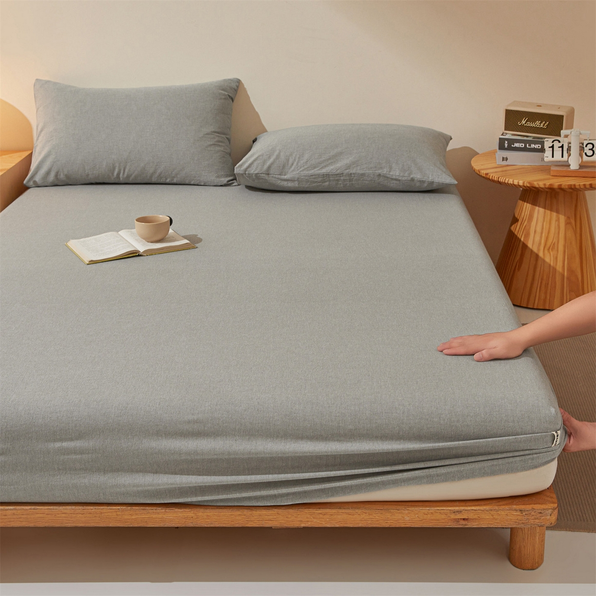 91家纺网 家纺一手货源 找家纺 女子家纺 2026新款全棉色织水洗纯色条格纯棉单层床笠床垫保护套 拾忆-灰色