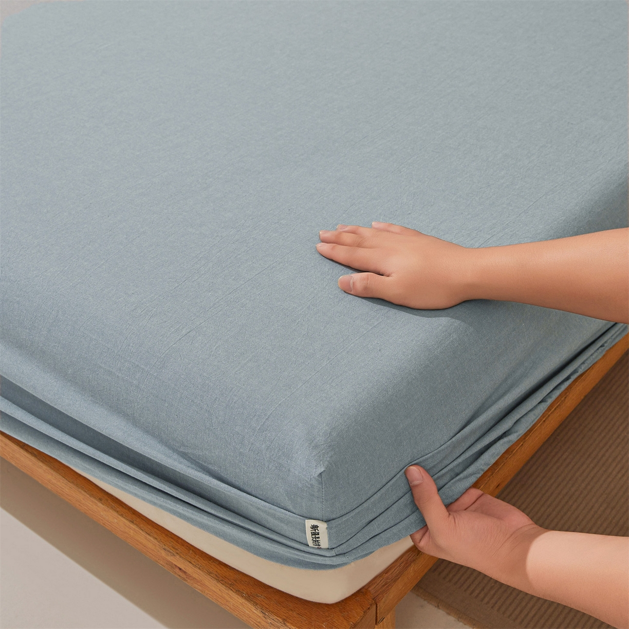 91家纺网 家纺一手货源 找家纺 女子家纺 2026新款全棉色织水洗纯色条格纯棉单层床笠床垫保护套 拾忆-浅蓝