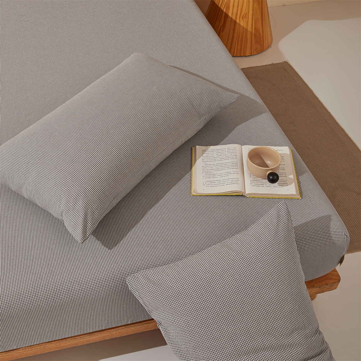 91家纺网 家纺一手货源 找家纺 女子家纺 2026新款全棉色织水洗纯色条格纯棉单层床笠床垫保护套 拾忆-条格黑