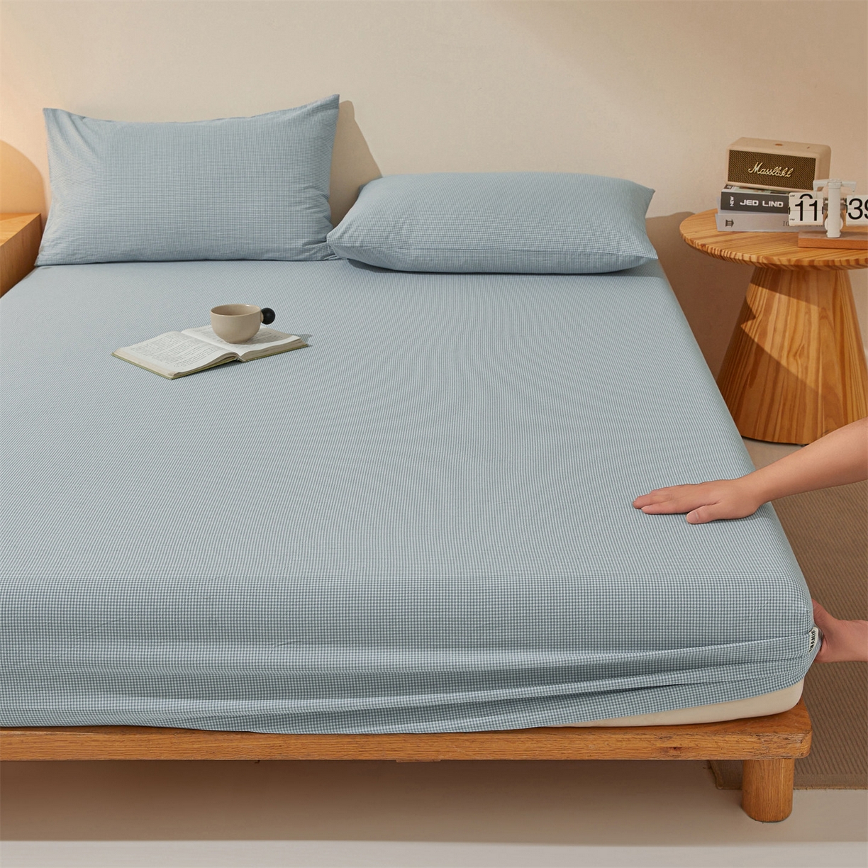 91家纺网 家纺一手货源 找家纺 女子家纺 2026新款全棉色织水洗纯色条格纯棉单层床笠床垫保护套 拾忆-条格蓝