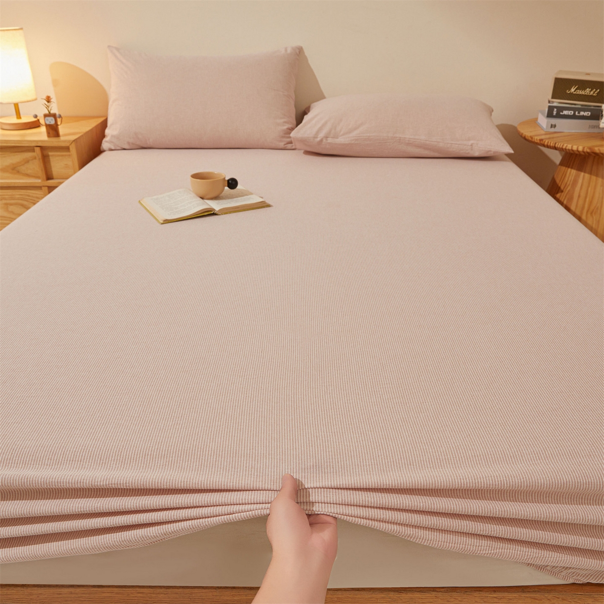 91家纺网 家纺一手货源 找家纺 女子家纺 2026新款全棉色织水洗纯色条格纯棉单层床笠床垫保护套 拾忆-条纹粉