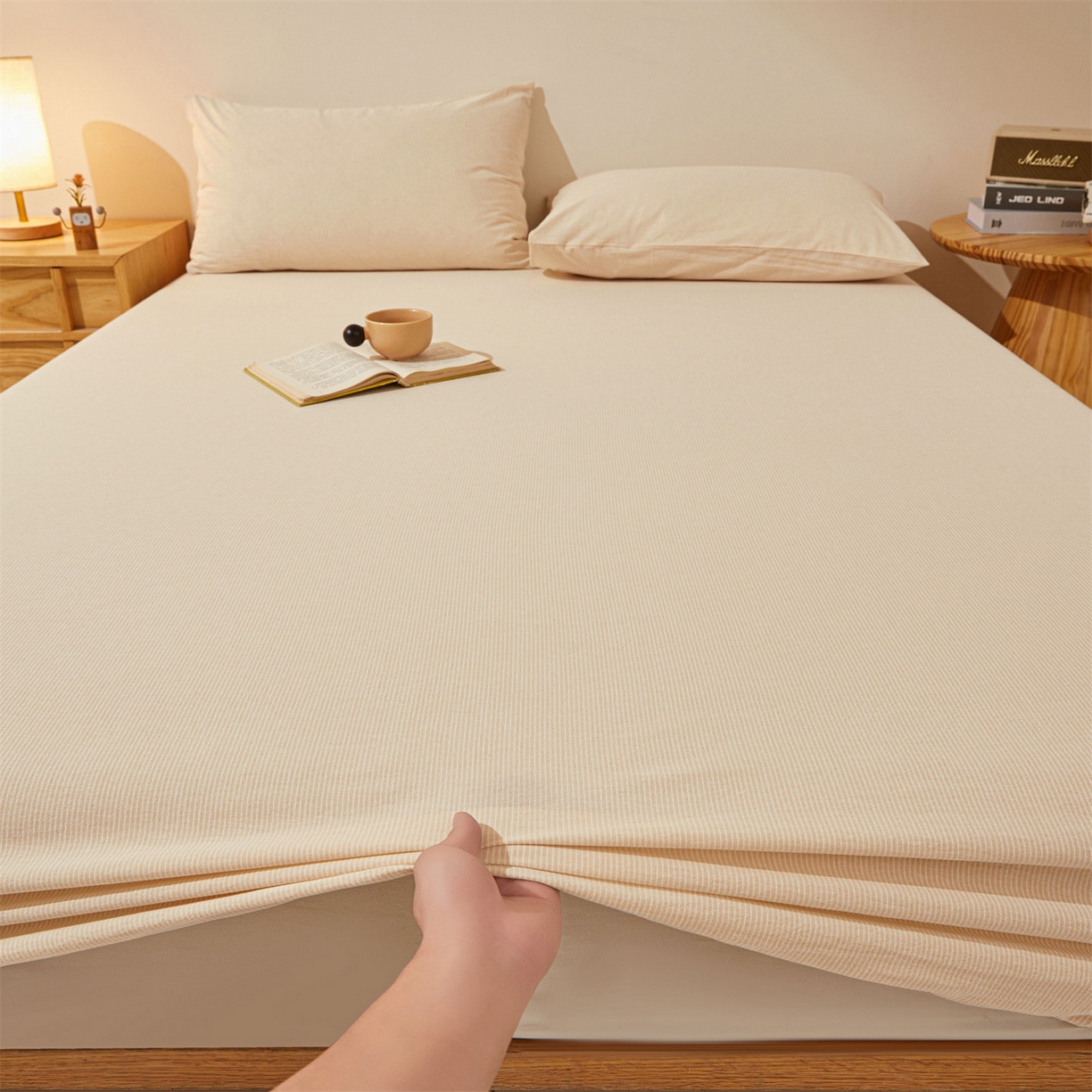 91家纺网 家纺一手货源 找家纺 女子家纺 2026新款全棉色织水洗纯色条格纯棉单层床笠床垫保护套 拾忆-条纹卡其