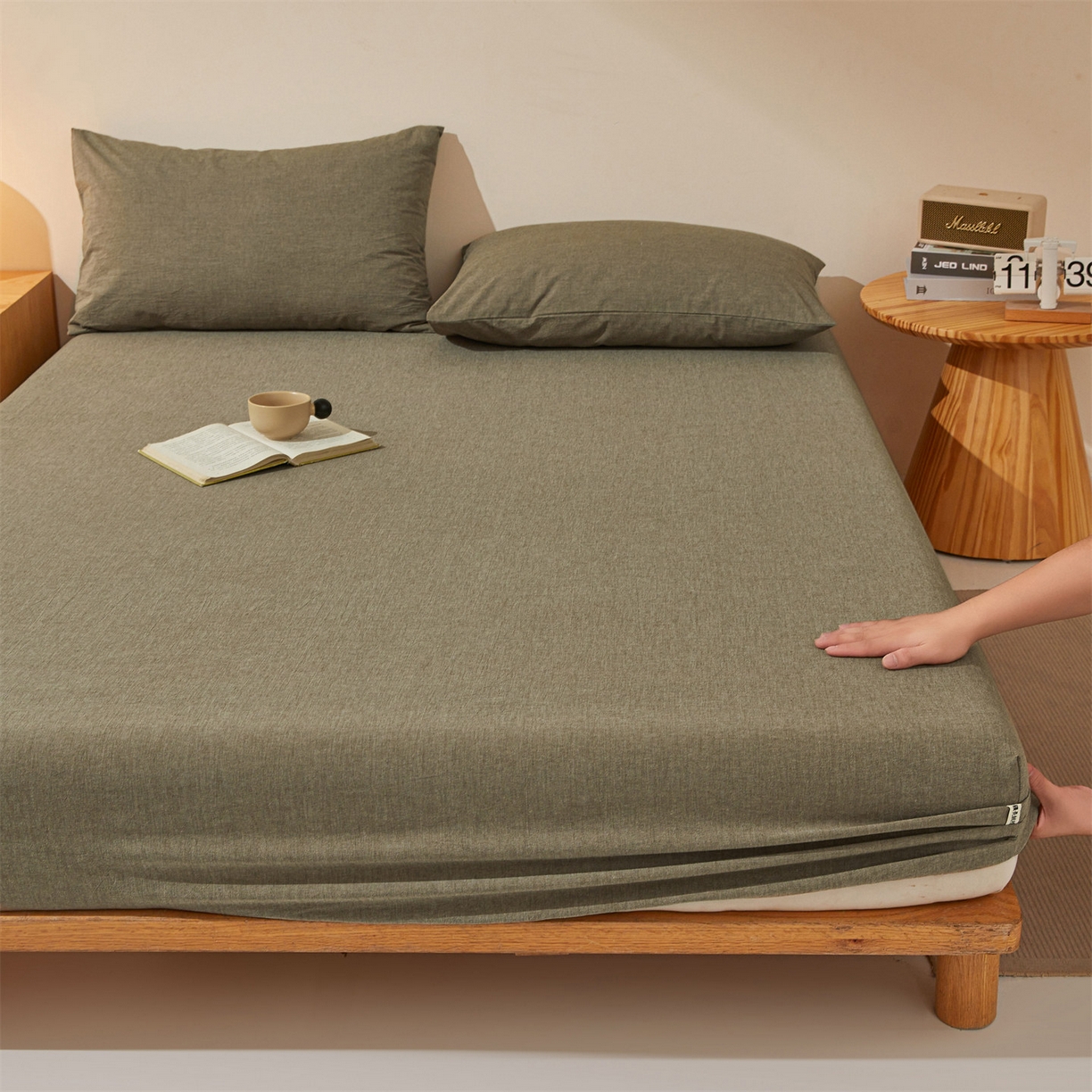 91家纺网 家纺一手货源 找家纺 女子家纺 2026新款全棉色织水洗纯色条格纯棉单层床笠床垫保护套 拾忆-棕色