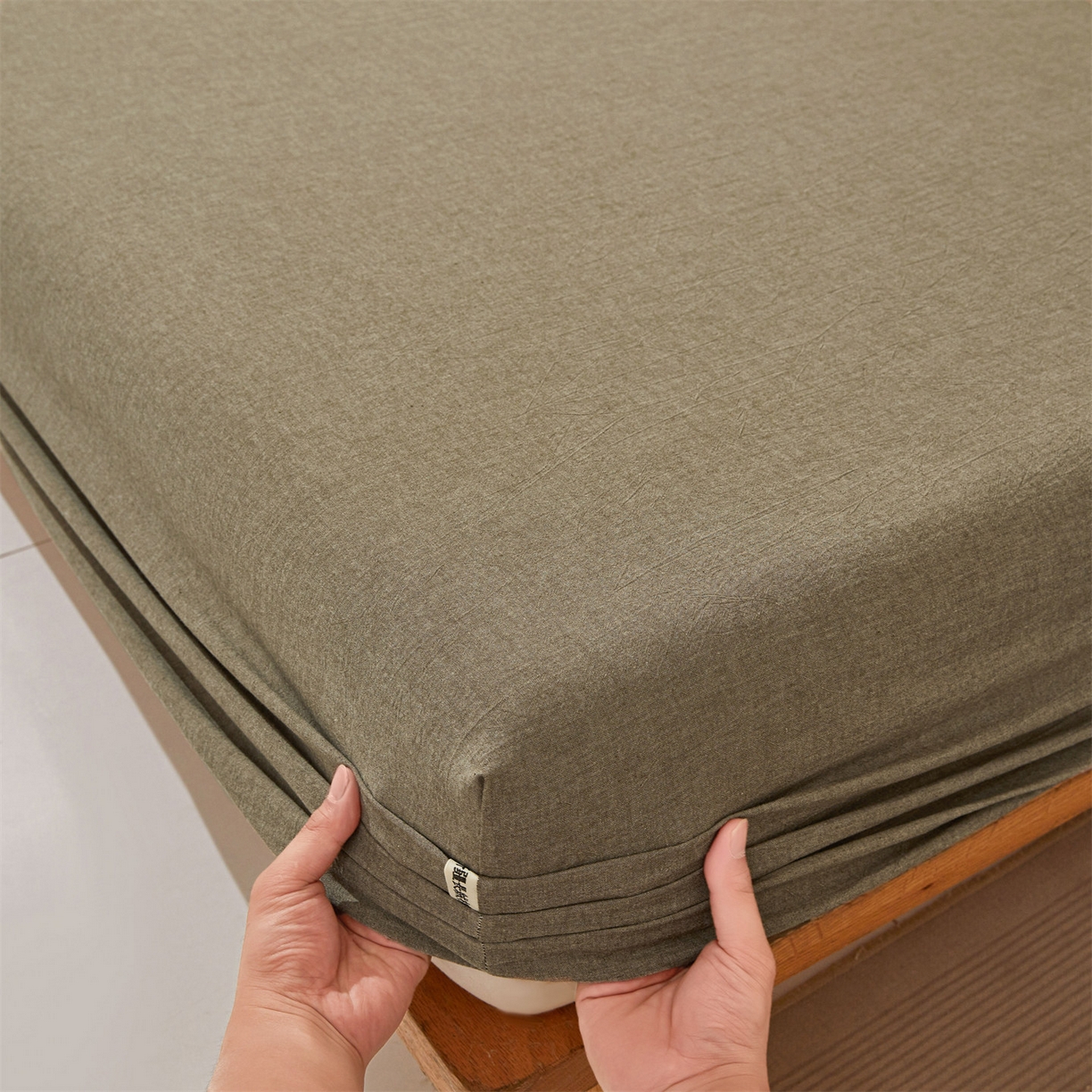 91家纺网 家纺一手货源 找家纺 女子家纺 2026新款全棉色织水洗纯色条格纯棉单层床笠床垫保护套 拾忆-棕色