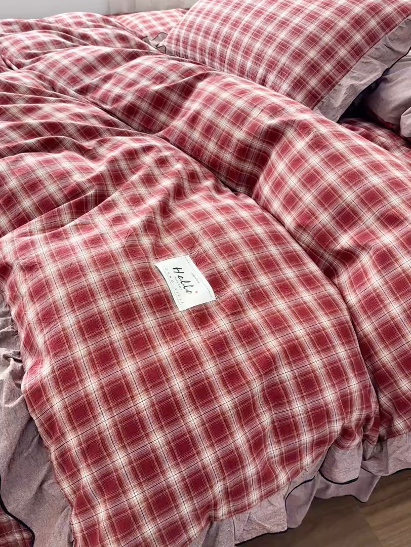 91家纺网 家纺一手货源 找家纺 暖居 2026新款大尺寸全棉色织花边款榻榻米农村大炕盖 圣诞格