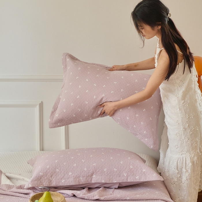 91家纺网 家纺一手货源 找家纺 沐瑟家纺 2025新款亲肤舒适色织提花纱布床盖三件套盖毯毯子-樱桃系列 樱桃粉色