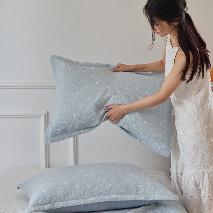 91家纺网 家纺一手货源 找家纺 沐瑟家纺 2025新款亲肤舒适色织提花纱布床盖三件套盖毯毯子-樱桃系列 樱桃蓝色