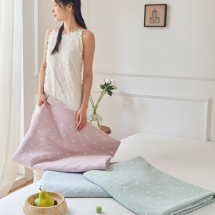 91家纺网 家纺一手货源 找家纺 沐瑟家纺 2025新款亲肤舒适色织提花纱布床盖三件套盖毯毯子-樱桃系列 樱桃蓝色