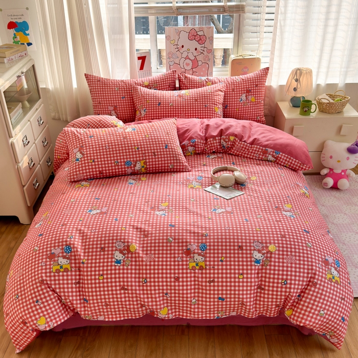 91家纺网 家纺一手货源 找家纺 曼之夏 2026新款全棉三丽鸥正版授权卡通四件套 红格凯蒂