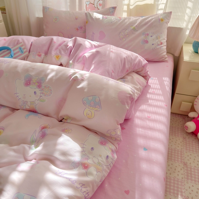 91家纺网 家纺一手货源 找家纺 曼之夏 2026新款全棉三丽鸥正版授权卡通四件套 蘑菇凯蒂