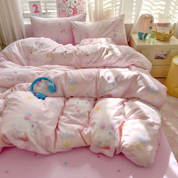 91家纺网 家纺一手货源 找家纺 曼之夏 2026新款全棉三丽鸥正版授权卡通四件套 蘑菇凯蒂