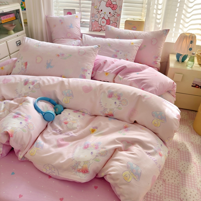 91家纺网 家纺一手货源 找家纺 曼之夏 2026新款全棉三丽鸥正版授权卡通四件套 蘑菇凯蒂