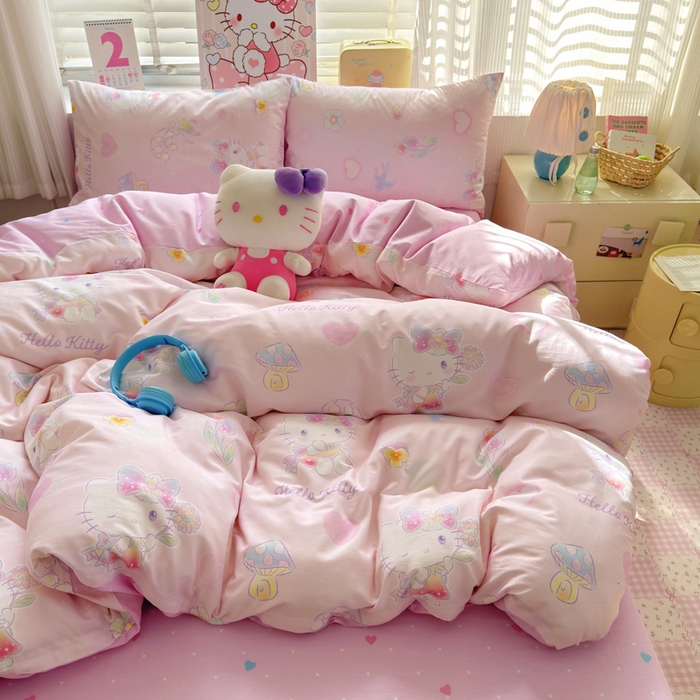 91家纺网 家纺一手货源 找家纺 曼之夏 2026新款全棉三丽鸥正版授权卡通四件套 蘑菇凯蒂