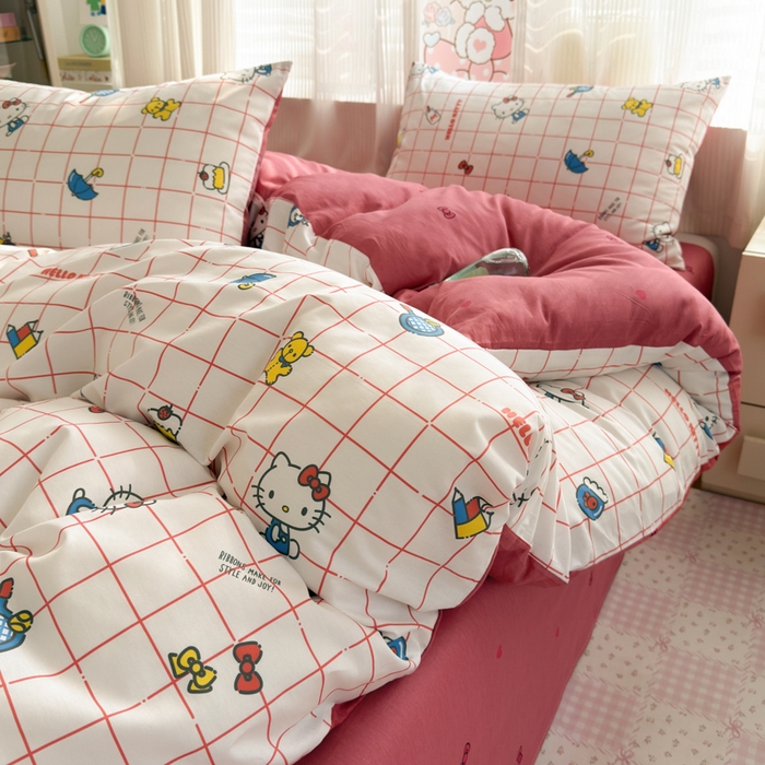 91家纺网 家纺一手货源 找家纺 曼之夏 2026新款全棉三丽鸥正版授权卡通四件套 运动凯蒂