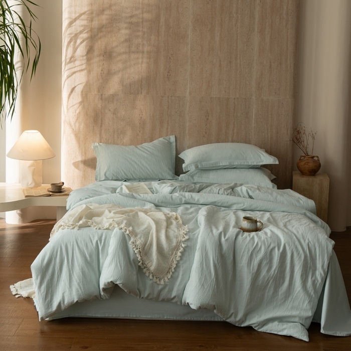 91家纺网 家纺一手货源 找家纺 爱思佳 2026新款A类全棉60s浮雕亮面提花系列四件套 蝶梦蓝