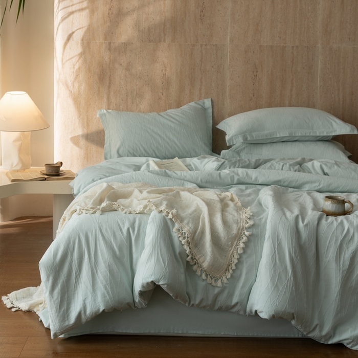 91家纺网 家纺一手货源 找家纺 爱思佳 2026新款A类全棉60s浮雕亮面提花系列四件套 蝶梦蓝