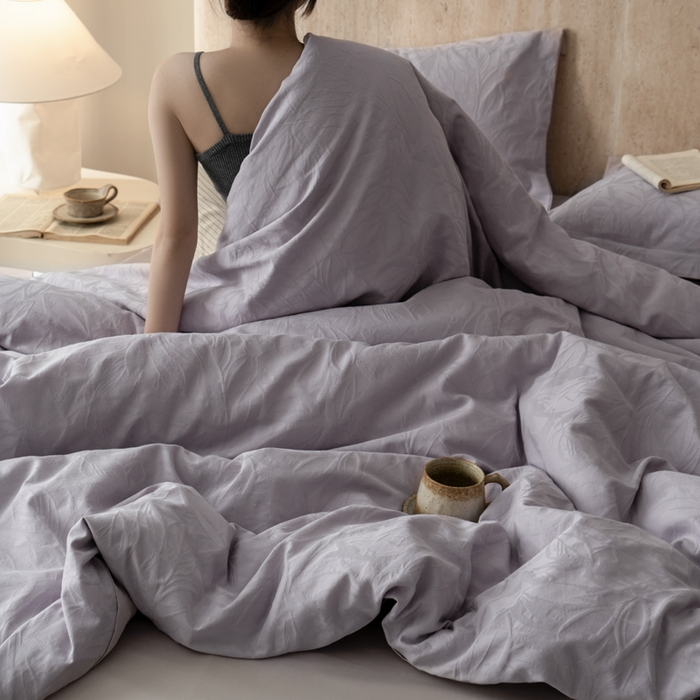 91家纺网 家纺一手货源 找家纺 爱思佳 2026新款A类全棉60s浮雕亮面提花系列四件套 枫韵紫