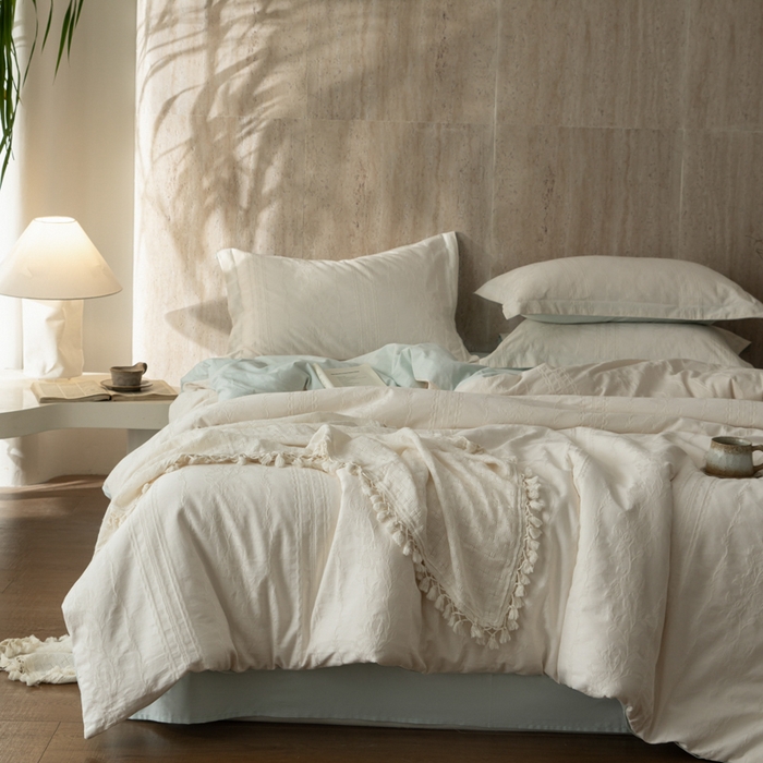 91家纺网 家纺一手货源 找家纺 爱思佳 2026新款A类全棉60s浮雕亮面提花系列四件套 花漾-蓝