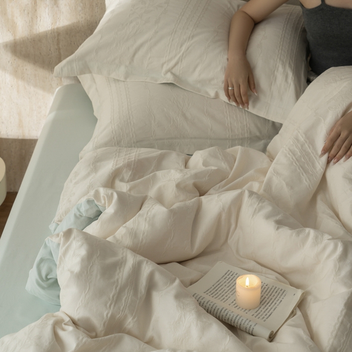 91家纺网 家纺一手货源 找家纺 爱思佳 2026新款A类全棉60s浮雕亮面提花系列四件套 花漾-蓝