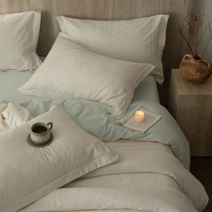 91家纺网 家纺一手货源 找家纺 爱思佳 2026新款A类全棉60s浮雕亮面提花系列四件套 花漾-蓝