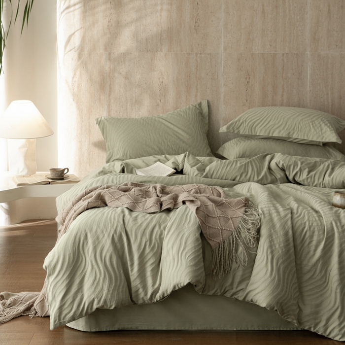 91家纺网 家纺一手货源 找家纺 爱思佳 2026新款A类全棉60s浮雕亮面提花系列四件套 杰斯绿