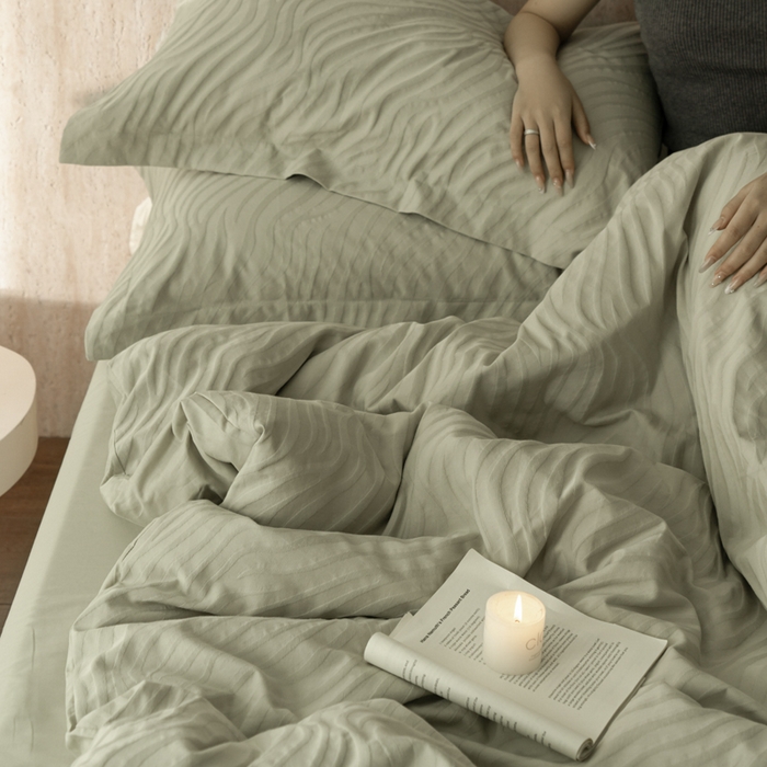 91家纺网 家纺一手货源 找家纺 爱思佳 2026新款A类全棉60s浮雕亮面提花系列四件套 杰斯绿