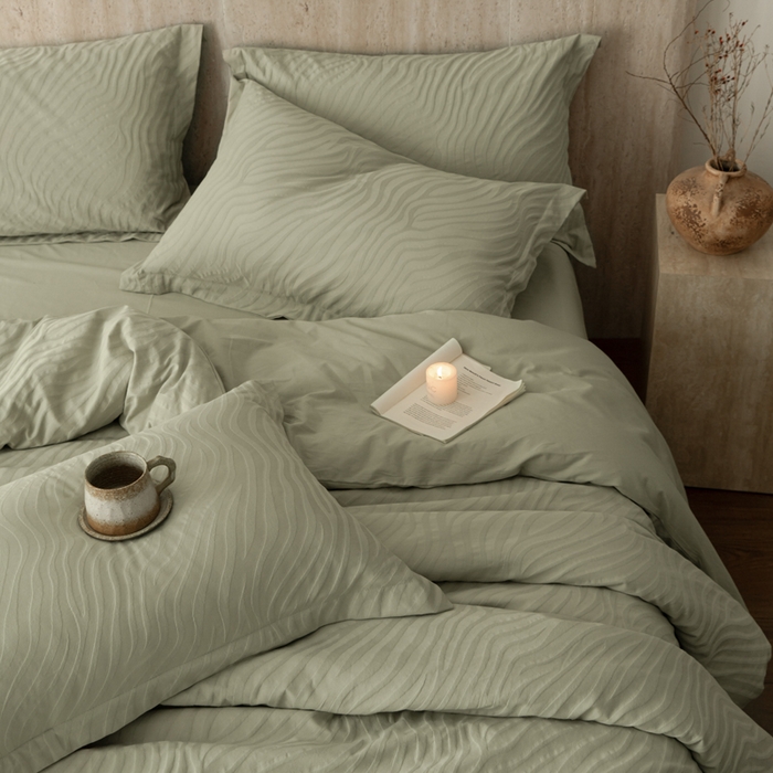 91家纺网 家纺一手货源 找家纺 爱思佳 2026新款A类全棉60s浮雕亮面提花系列四件套 杰斯绿