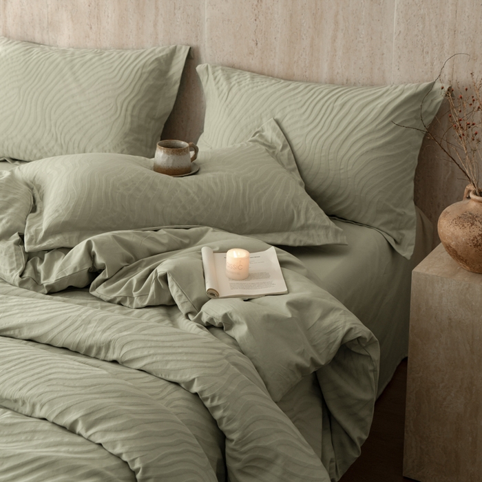 91家纺网 家纺一手货源 找家纺 爱思佳 2026新款A类全棉60s浮雕亮面提花系列四件套 杰斯绿