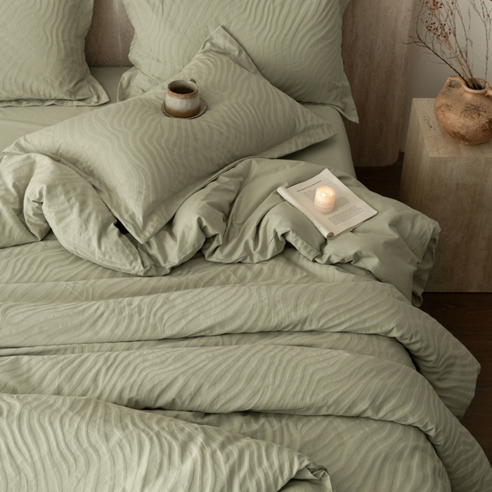 91家纺网 家纺一手货源 找家纺 爱思佳 2026新款A类全棉60s浮雕亮面提花系列四件套 杰斯绿