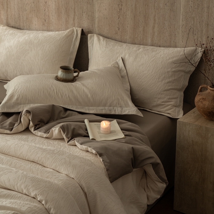 91家纺网 家纺一手货源 找家纺 爱思佳 2026新款A类全棉60s浮雕亮面提花系列四件套 克拉-灰