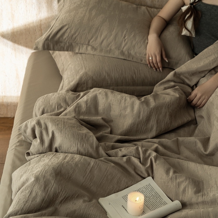 91家纺网 家纺一手货源 找家纺 爱思佳 2026新款A类全棉60s浮雕亮面提花系列四件套 里约灰