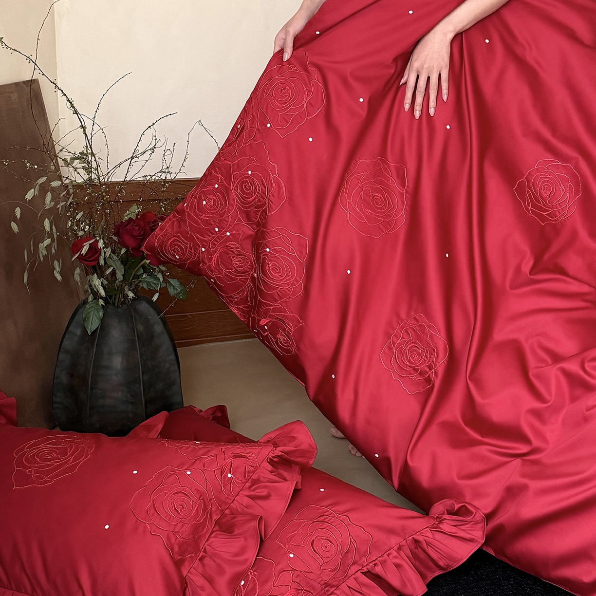 91家纺网 家纺一手货源 找家纺 （总）鹿班家居 2026春季新品100S长绒棉精密刺绣系列四件套-玫瑰祈愿（标准会员-20元）