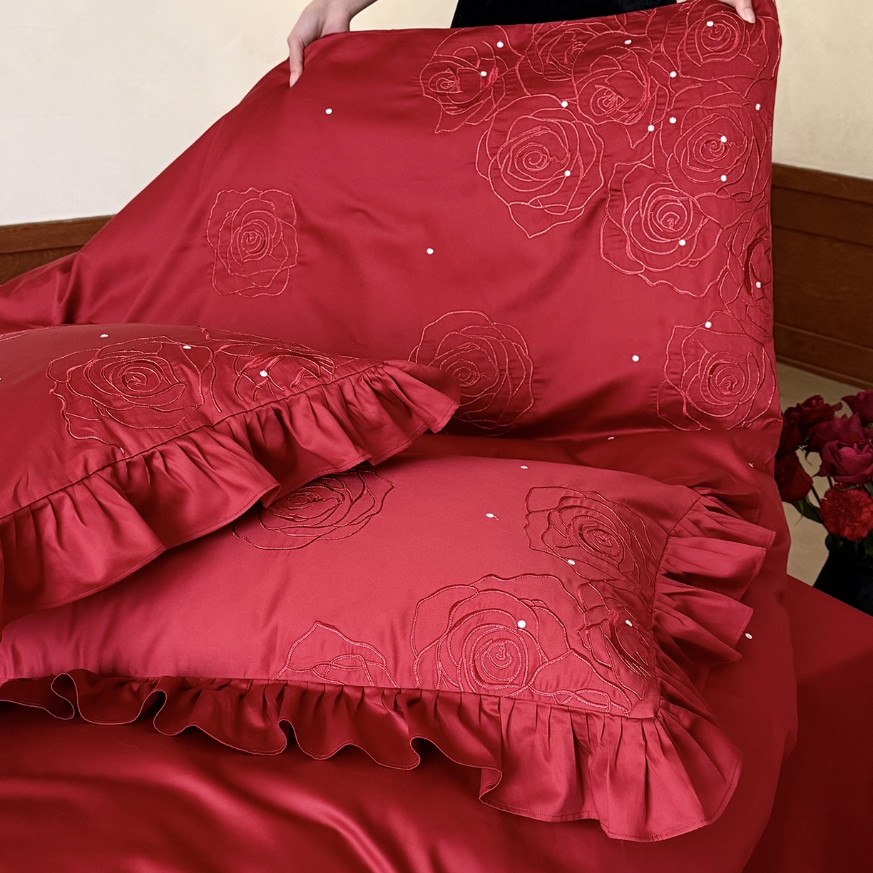 91家纺网 家纺一手货源 找家纺 （总）鹿班家居 2026春季新品100S长绒棉精密刺绣系列四件套-玫瑰祈愿（标准会员-20元）