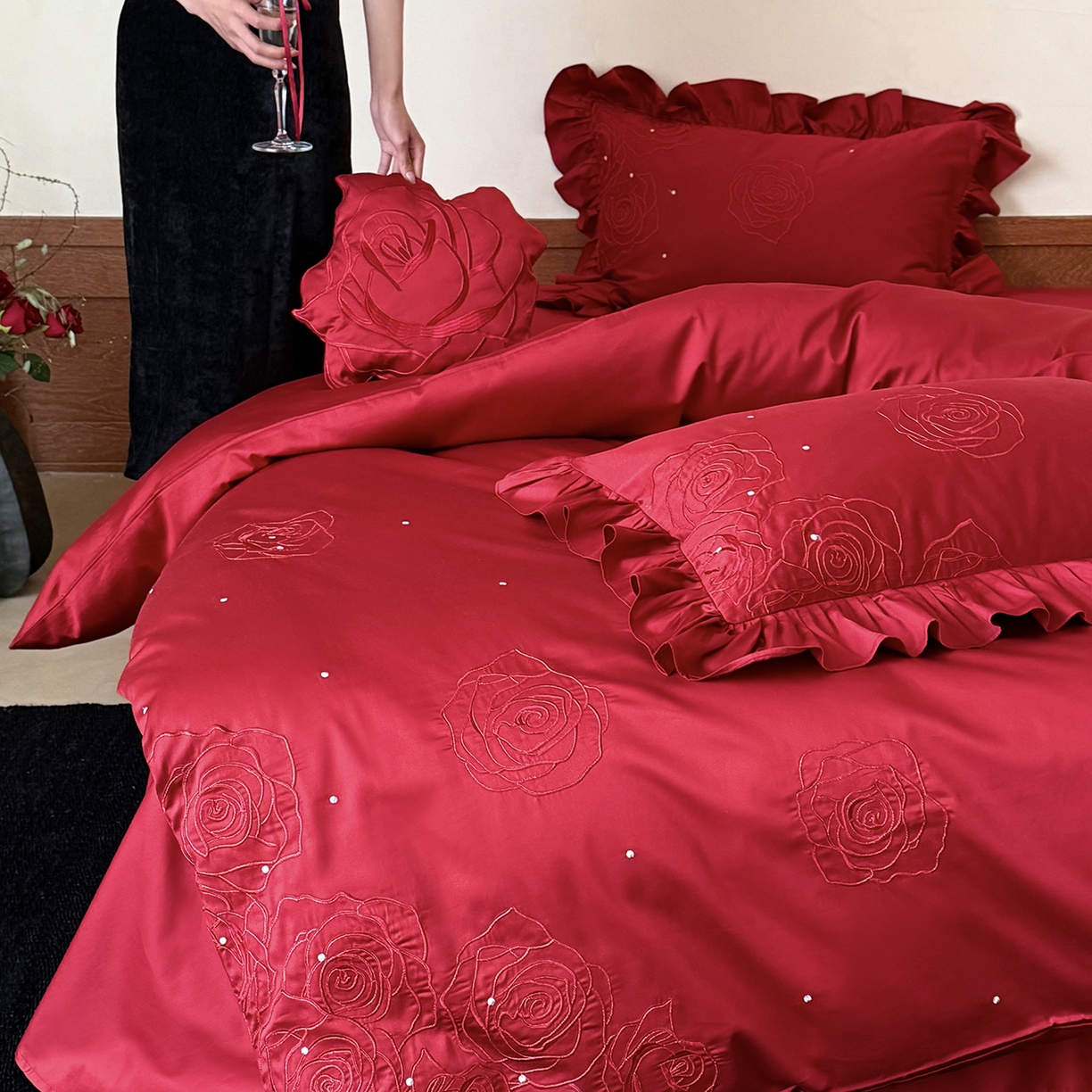 91家纺网 家纺一手货源 找家纺 （总）鹿班家居 2026春季新品100S长绒棉精密刺绣系列四件套-玫瑰祈愿（标准会员-20元）